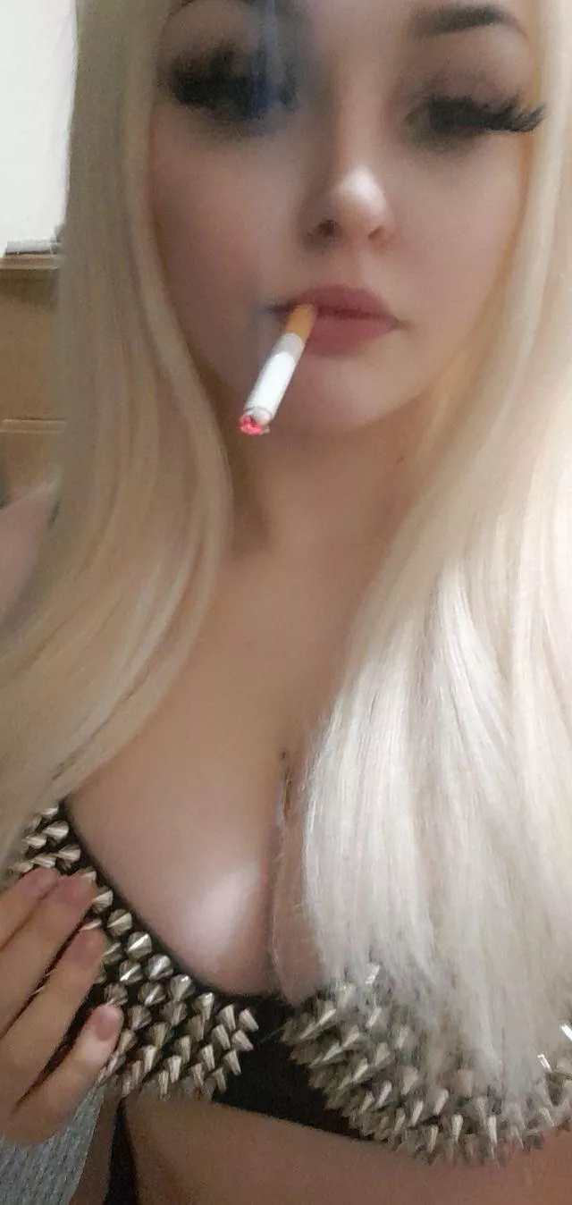 Girls only add my Snapchat Bexdaddysgirl