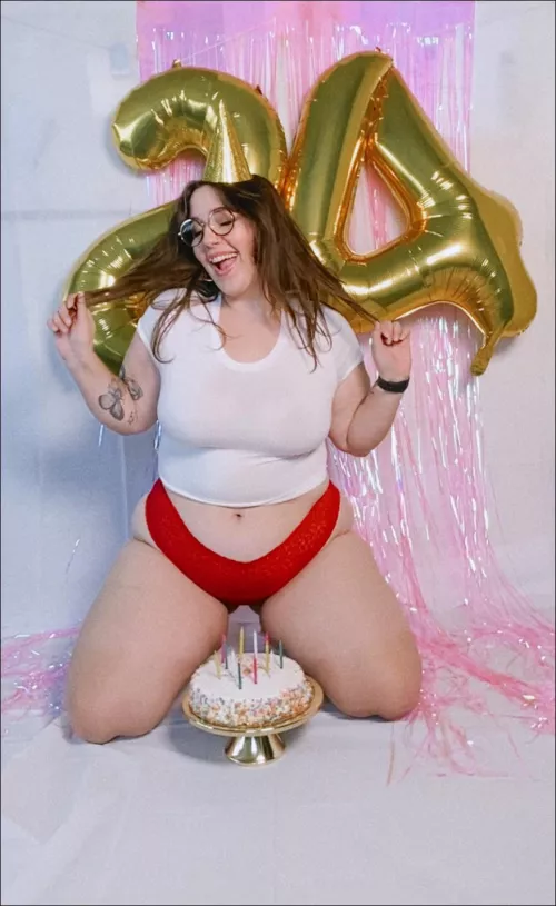 give it up for the birthday girl 🤩