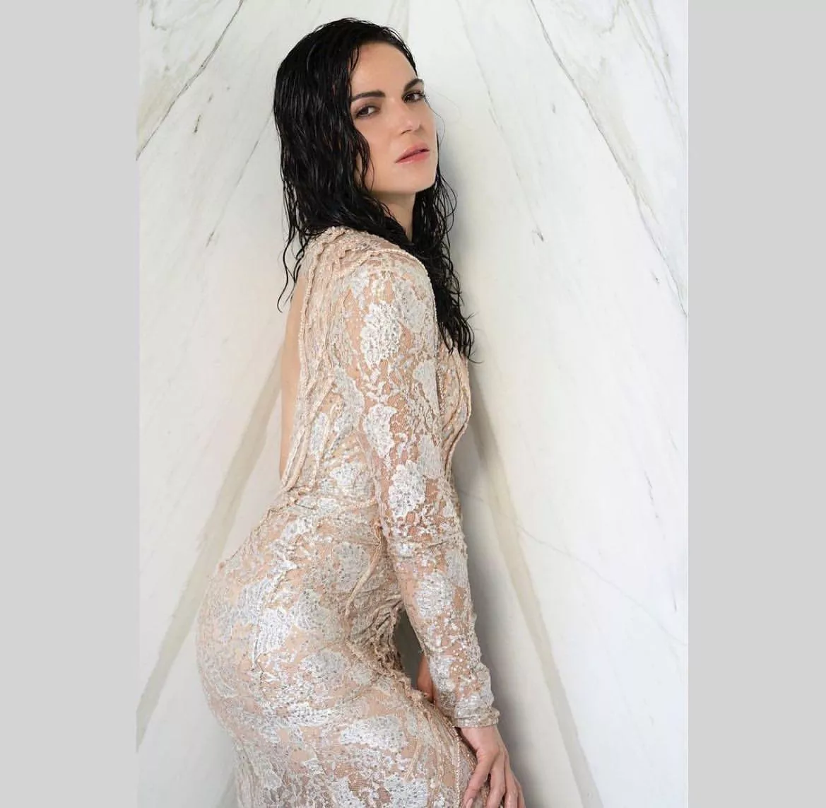 Good Christ, I want to empty my balls into Lana Parrilla so damn bad…