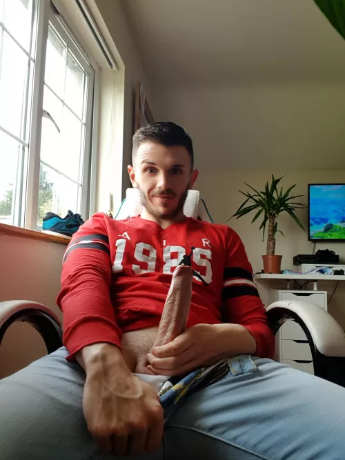 Good morning from me and my tree 🌳