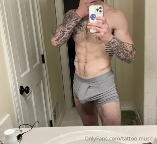 Good morning Reddit. How’s this for a bulge? 😈