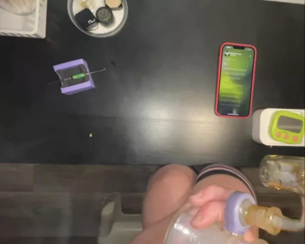 Good morning sunshine. Happy Sunday. ☀️ Take a dab with me!