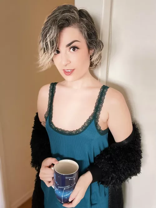 good morning to the early birds 🖤