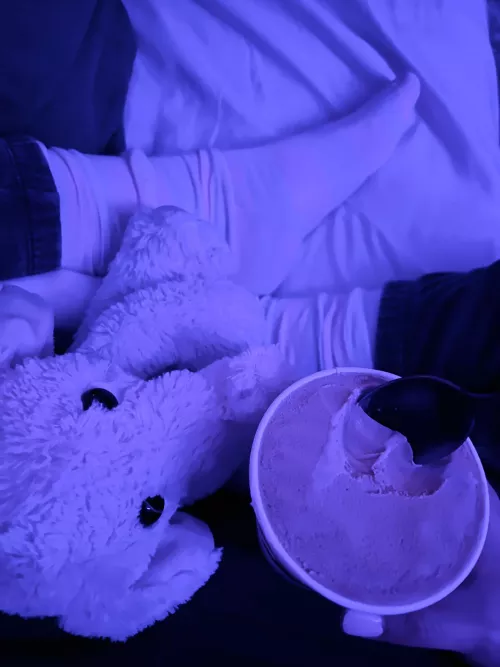 good way to end the day✨ on daddy’s bed, wiff my purple lighties, sockies, ellie, & ice cream from daddy❣️ i’m one happy little😸💕