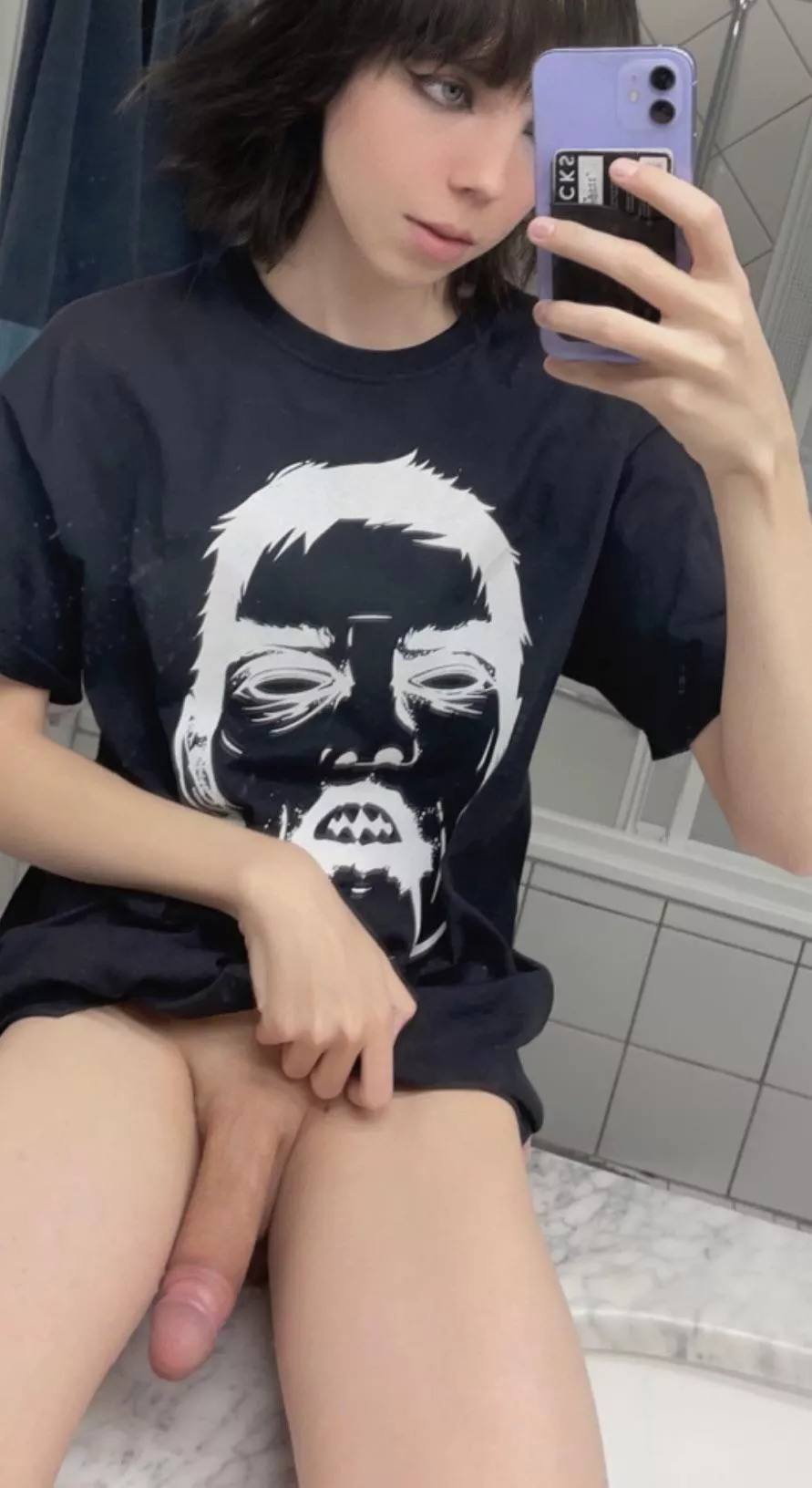 goorl on the sink