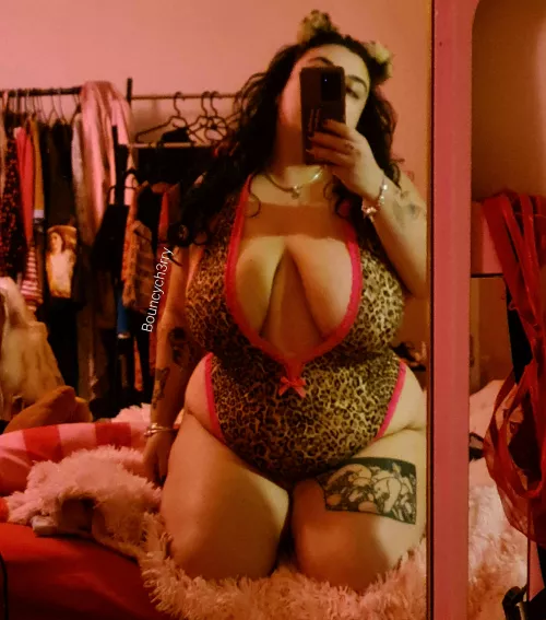 Got any cream for this kitten? 💦😻