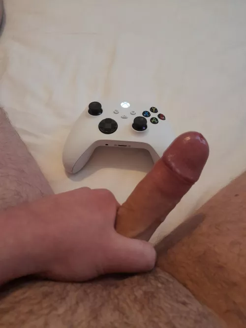 got bored and started playing my own joystick😋