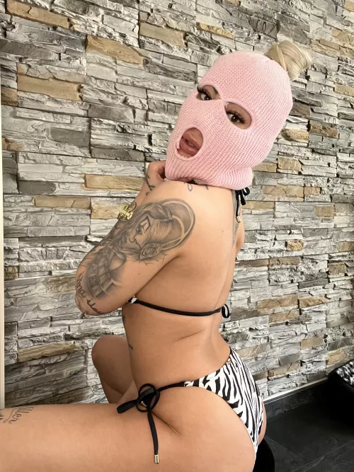 Grab, bite or fuck, your choice…