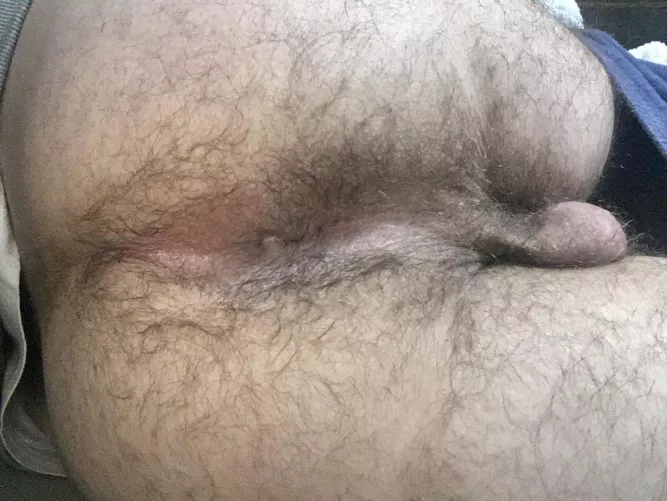 guess it's too tight, can we manage to fit you here?