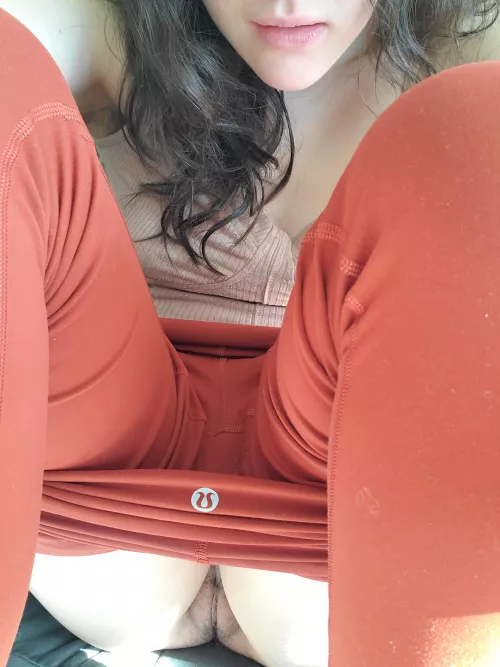 Guess who had good morning sex with raised legs 😛