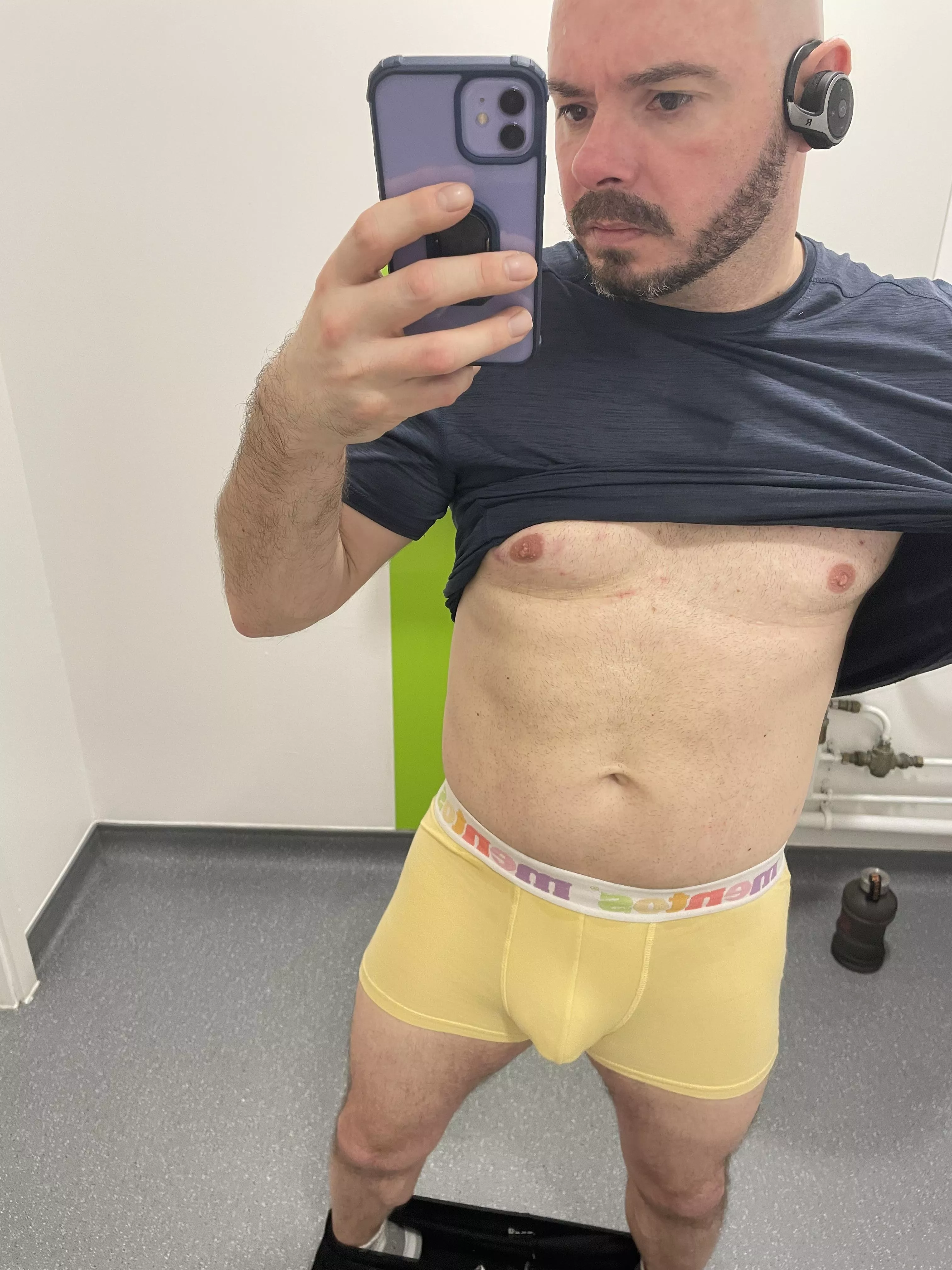 Gym selfies hit better