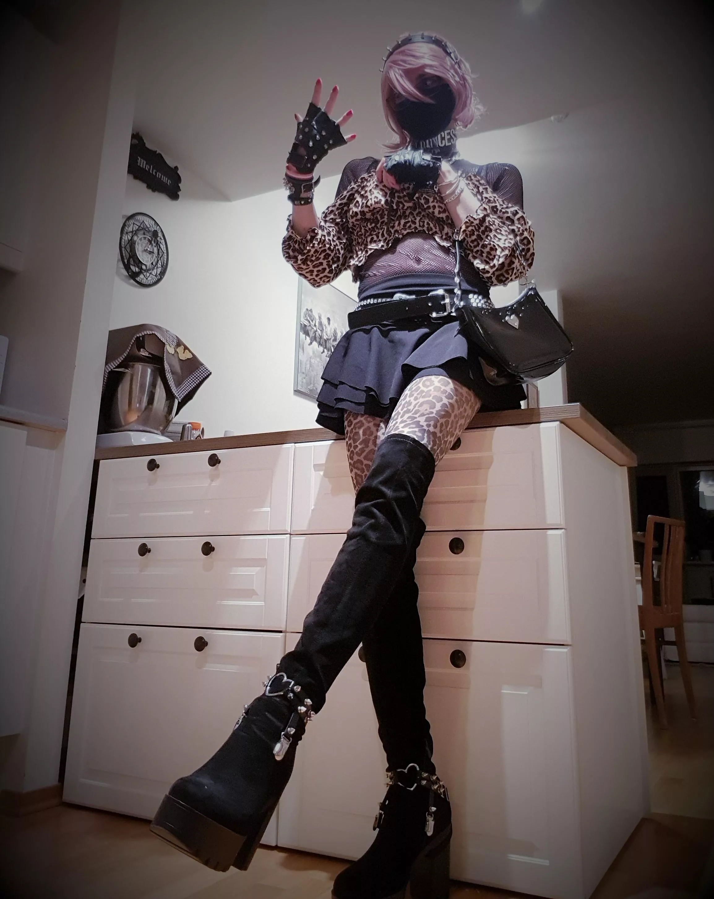 Had a long day at work et somehow, back home, I still had enought will and power to make this quick outfit! Had a long day at work et somehow, back home, I still had enought will and power to make this quick outfit!
