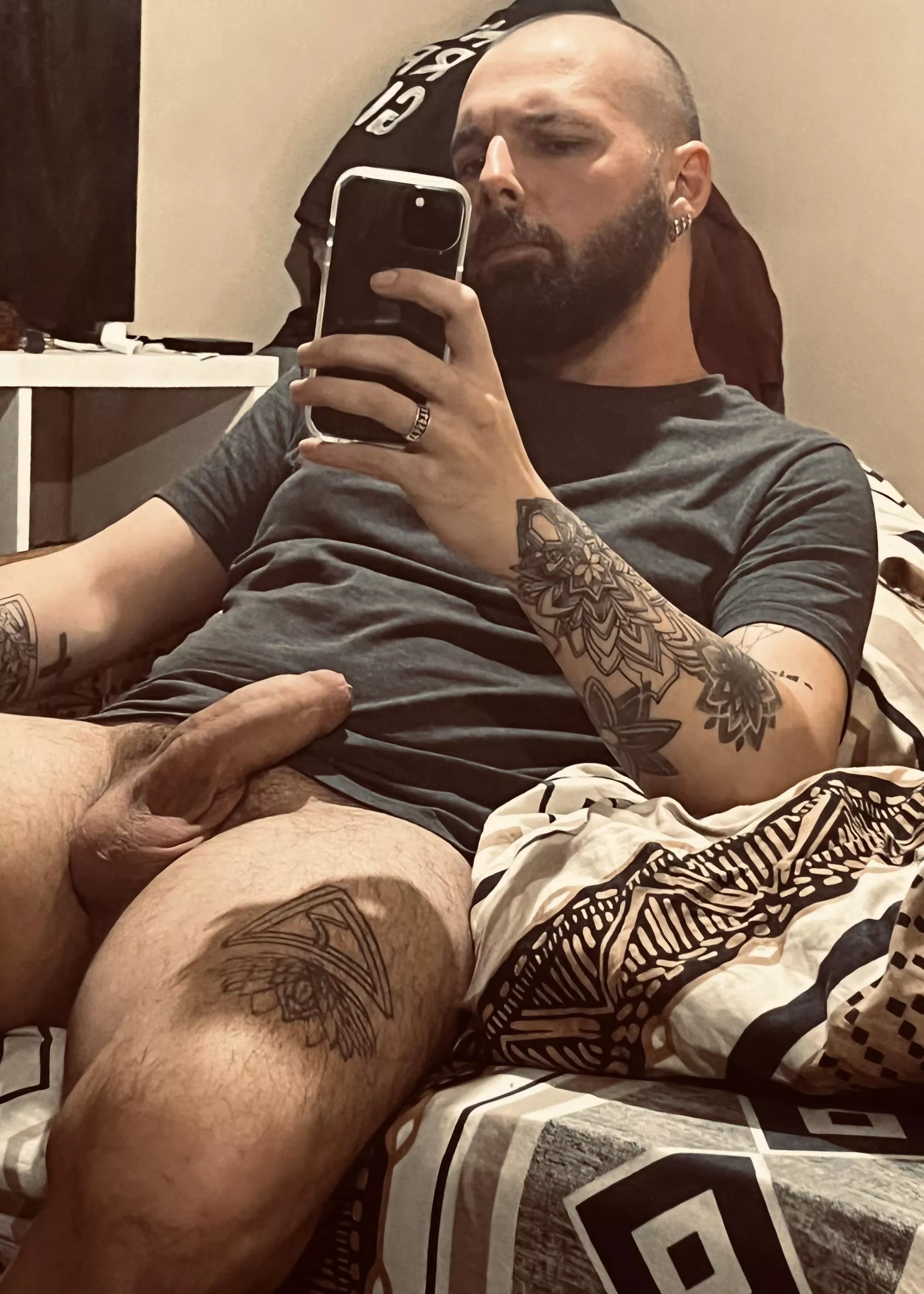 Had a rough day at work, you mind helping me relax ?