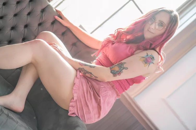 Had my first shoot for SuicideGirls recently! The photographer asked if I was keeping my glasses on- I said YES! They are part of my personality🥰