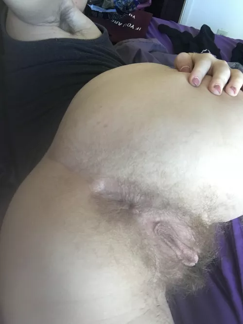 Hairy pussy and an air tight asshole 🤤