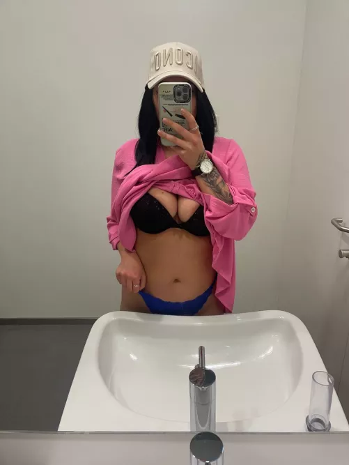 Handle me with care😘