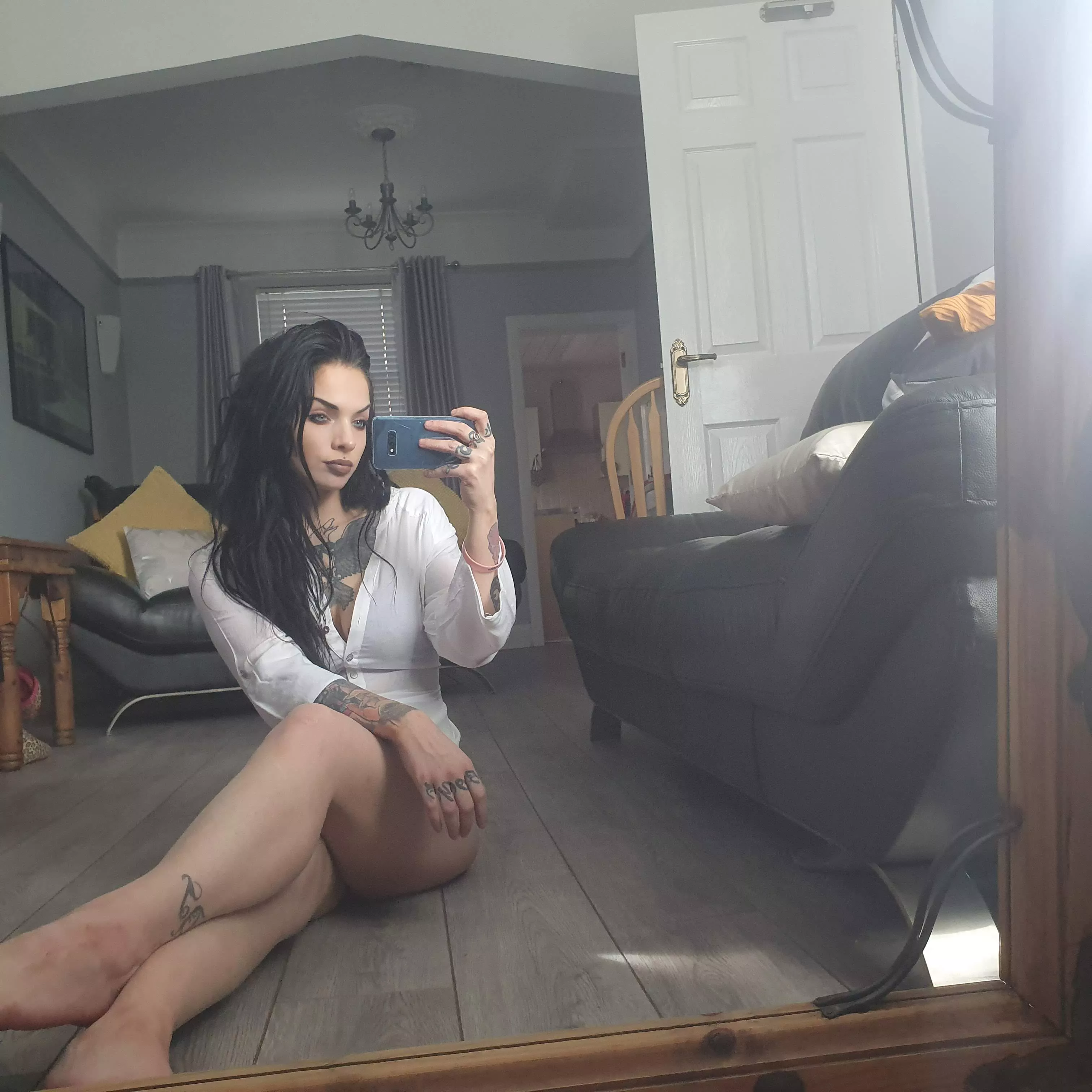 Happy Friday 🖤