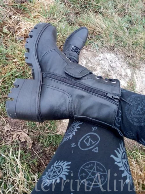 happy holidays bootlovers ;)