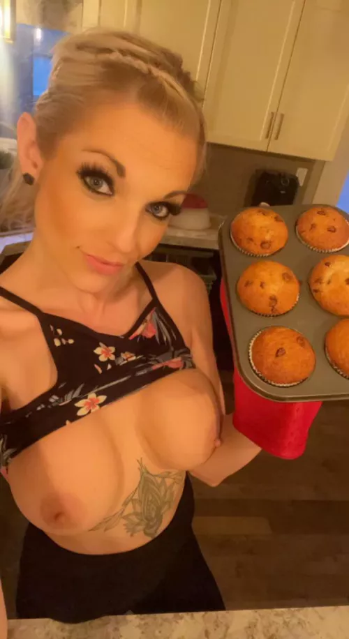 Happy hump day! What do you think of my muffins? You will love my FREE OF more! 😈💖