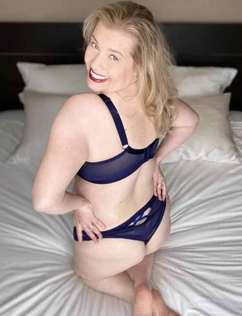 Happy milf Monday 💋