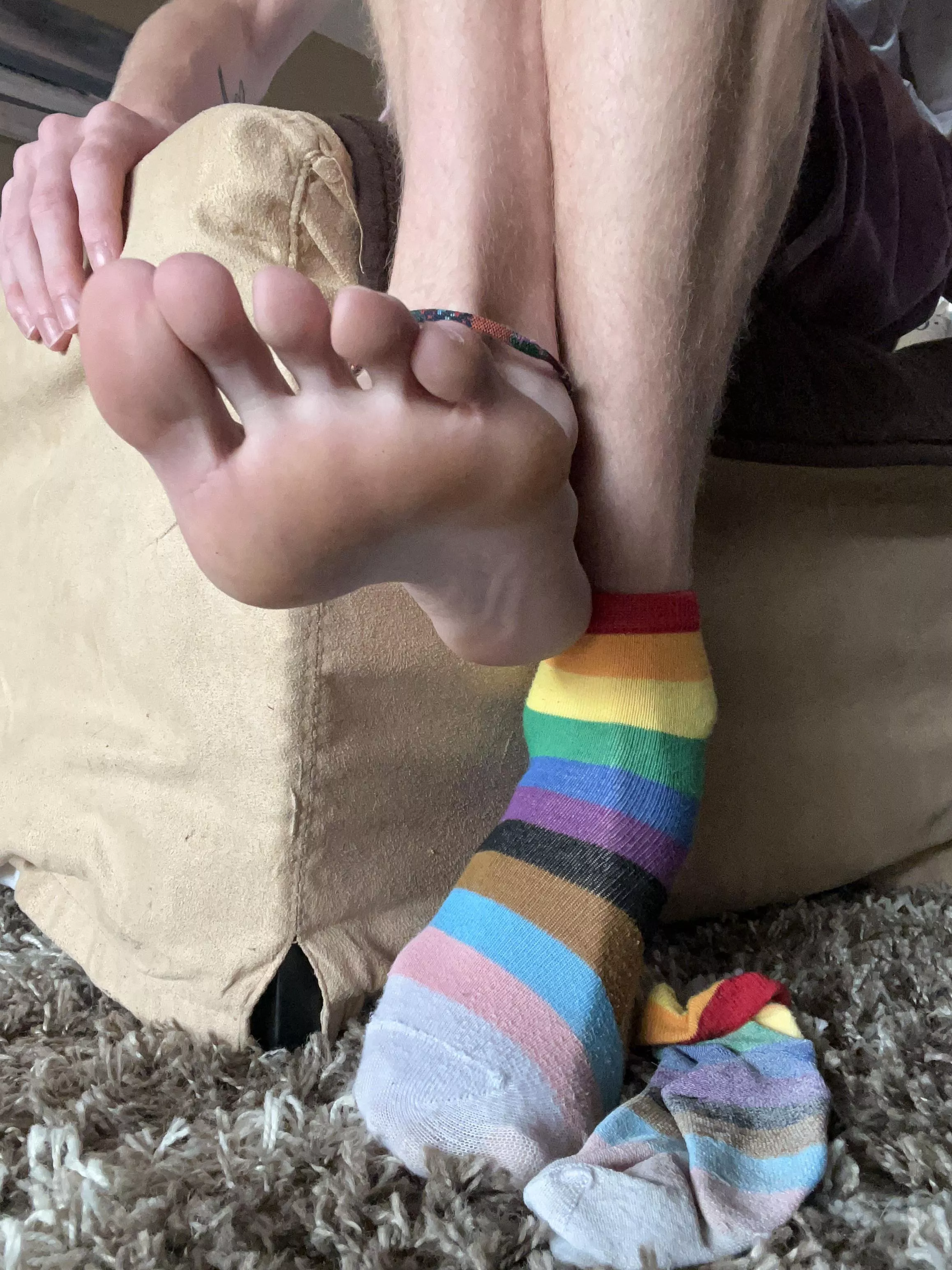Happy Pride! A whole month to celebrate me! I really want to hear from the straight boys gooning over my feet this month. Happy Pride! A whole month to celebrate me! I really want to hear from the straight boys gooning over my feet this month.