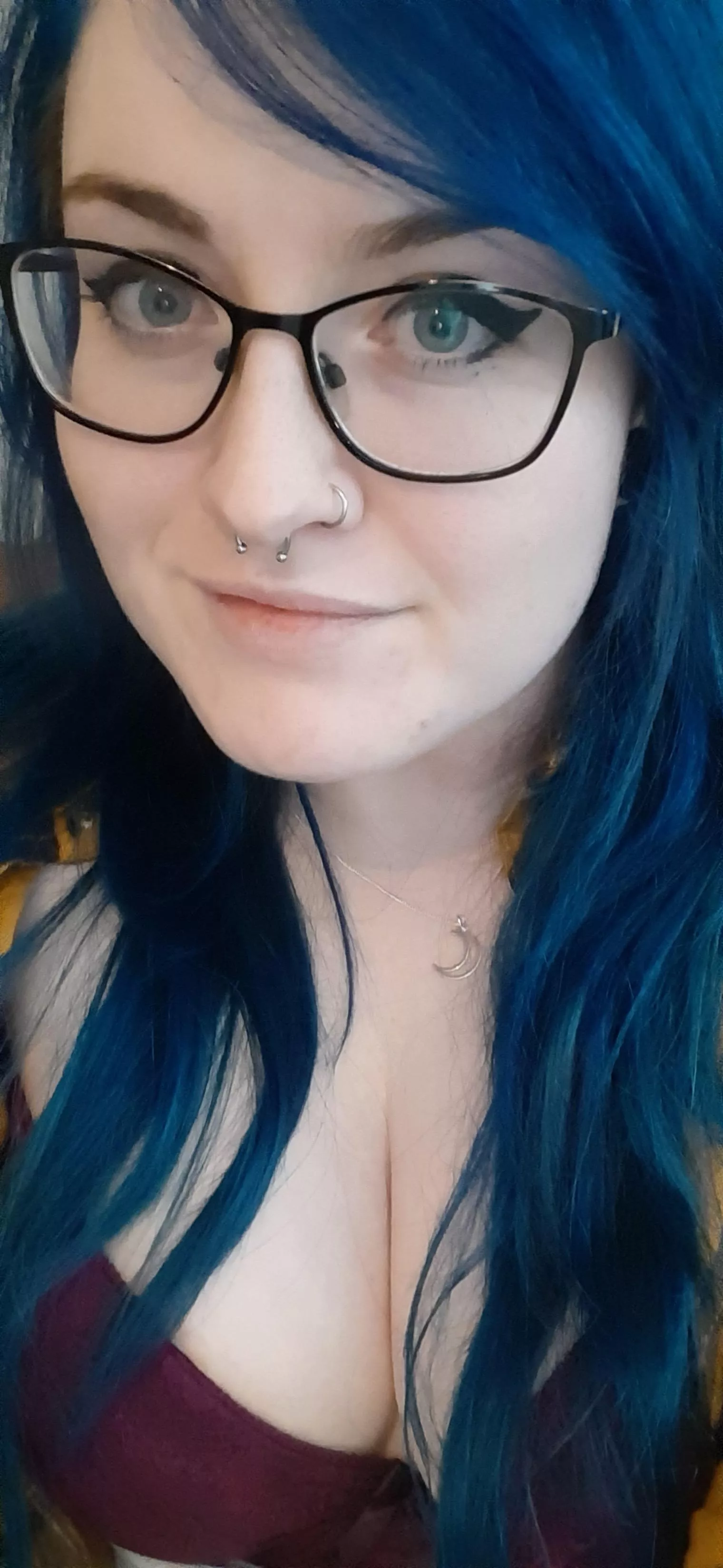 Happy Tuesday ✌🖤