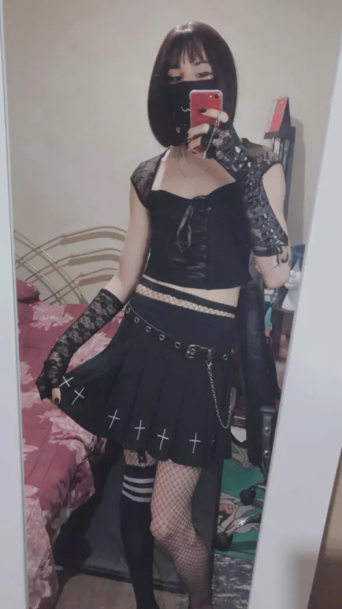 Happy world goth day 🖤 what do you think of my outfit? 🥺
