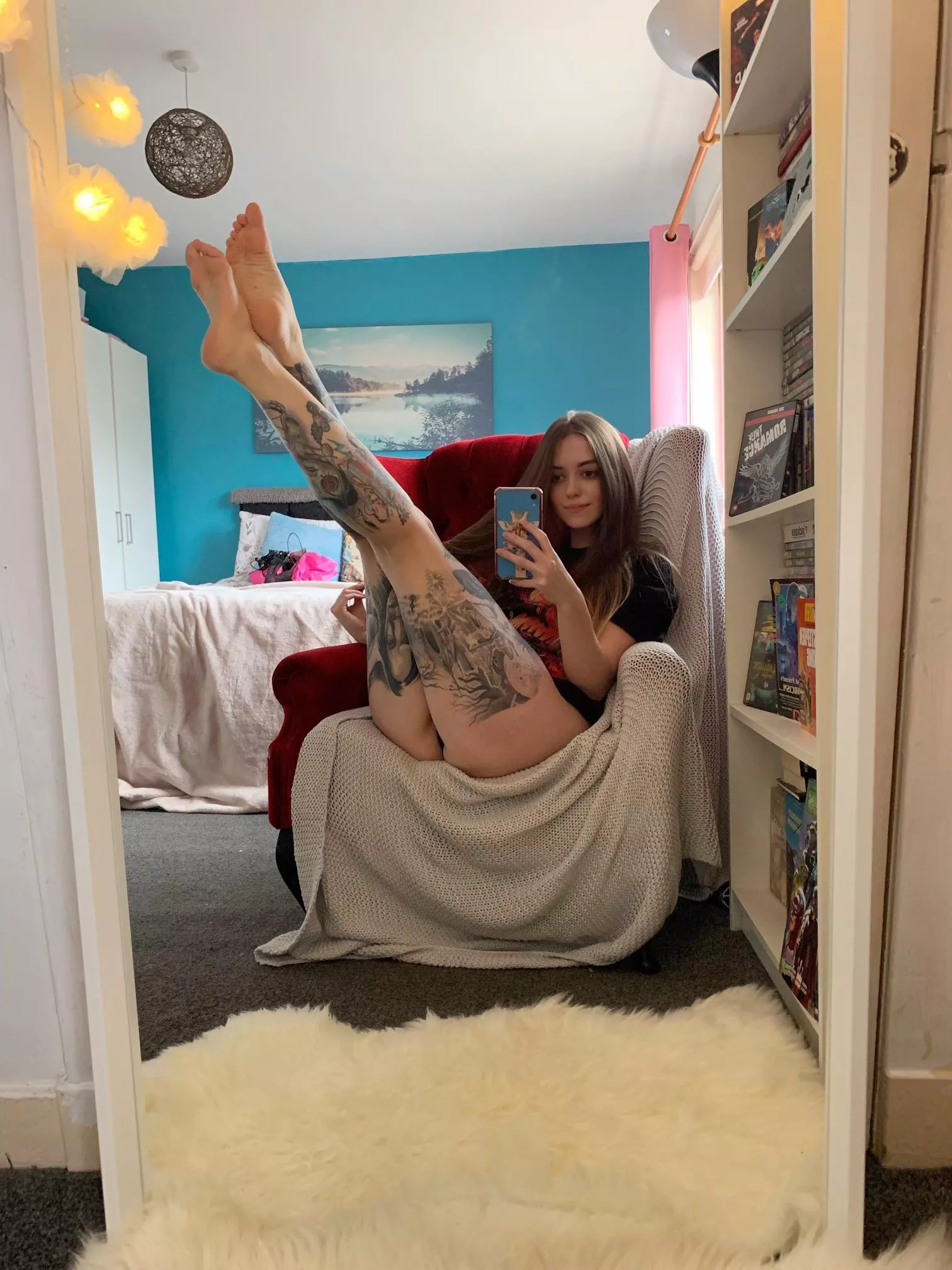 Have a great weekend! I’ll be going to see the new Batman at some point 💝 [F]