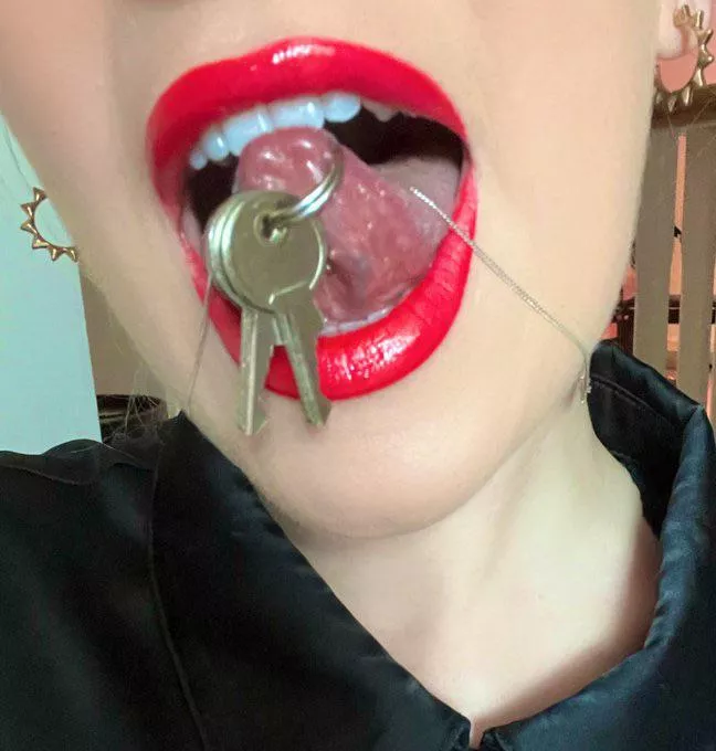 He knows his place and that his locked cock belongs to me forever 😈🔐