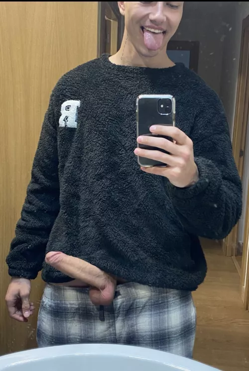 He wanted to be in the photo 😆 (22)