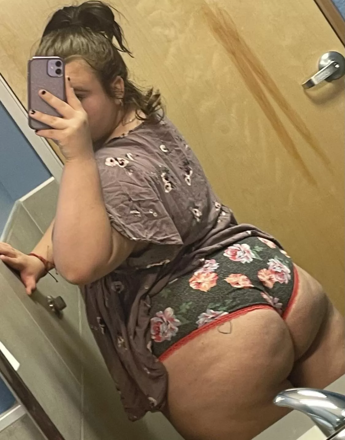 Heard you love teen pawgs😘 im 18🤍