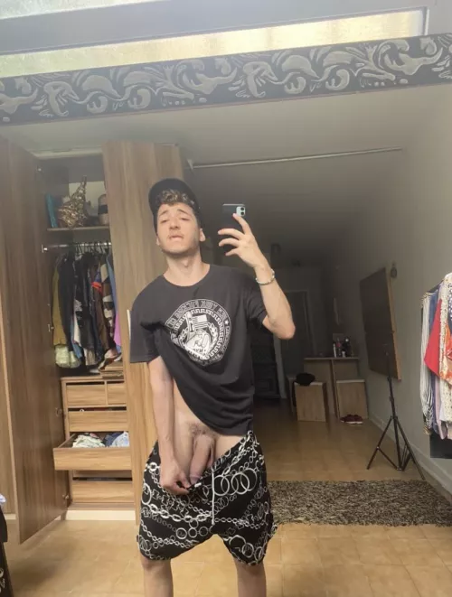 heeeeeey, suck me? 🤙🏻👅