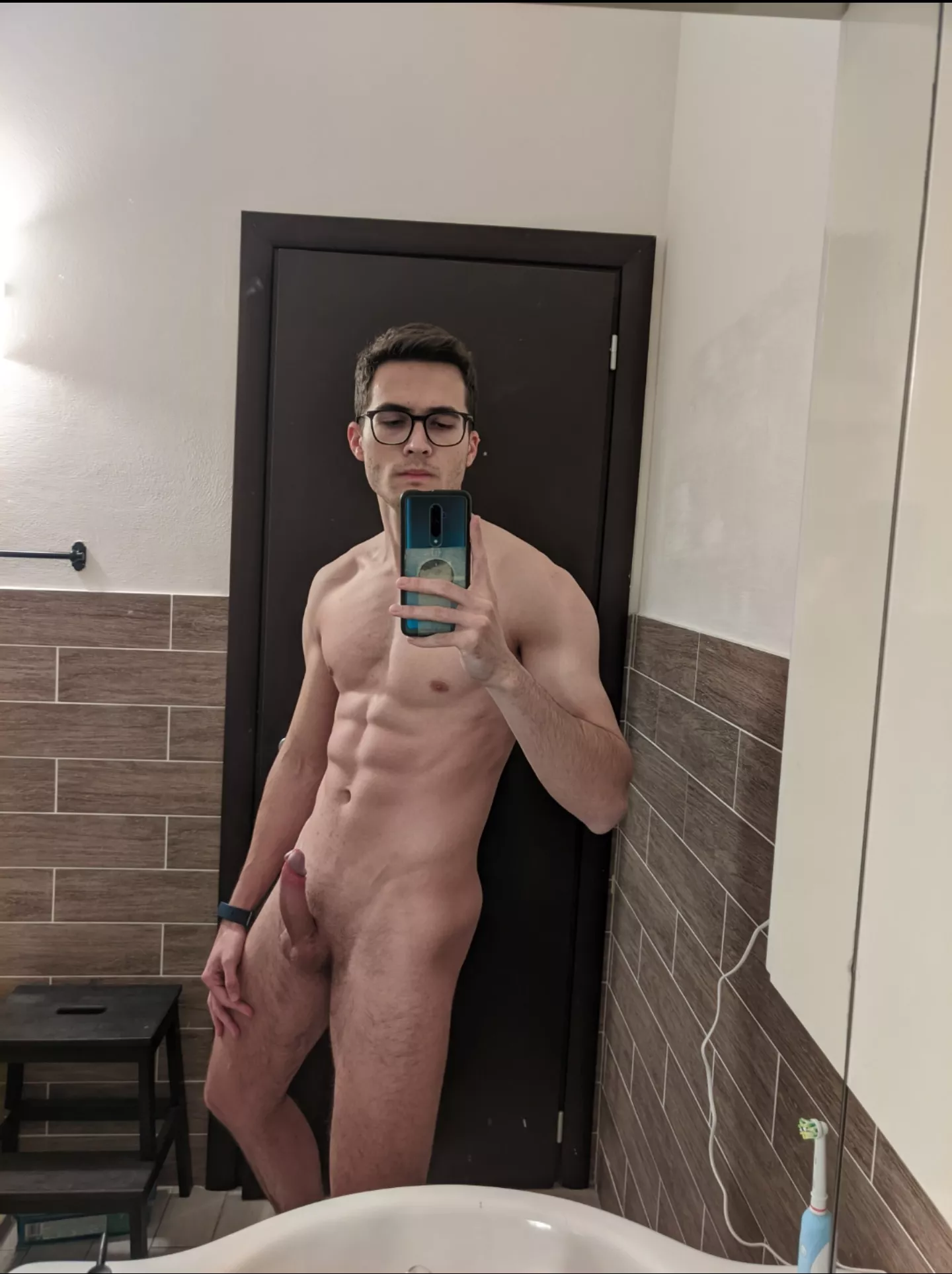 hello :) 24 [m]