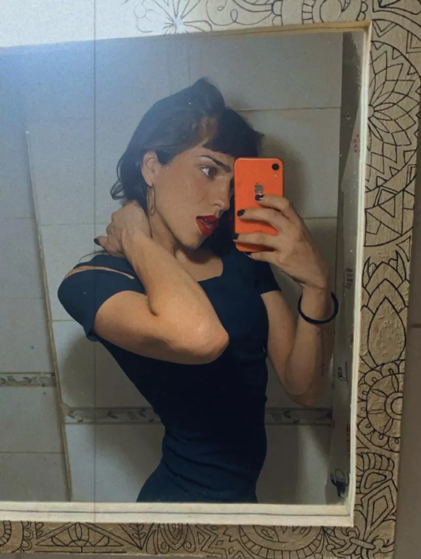 Hello Baby ! I'm Candy Latina trans willing to play with you 😘😈😏