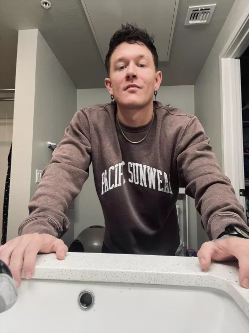 Hello from my bathroom😊