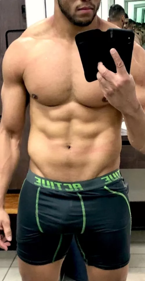 Here’s a pic - less the dick 👋🏽