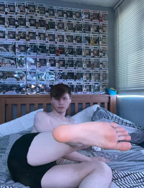 ��??heres my slze 14 foot to cheer you up before the new week