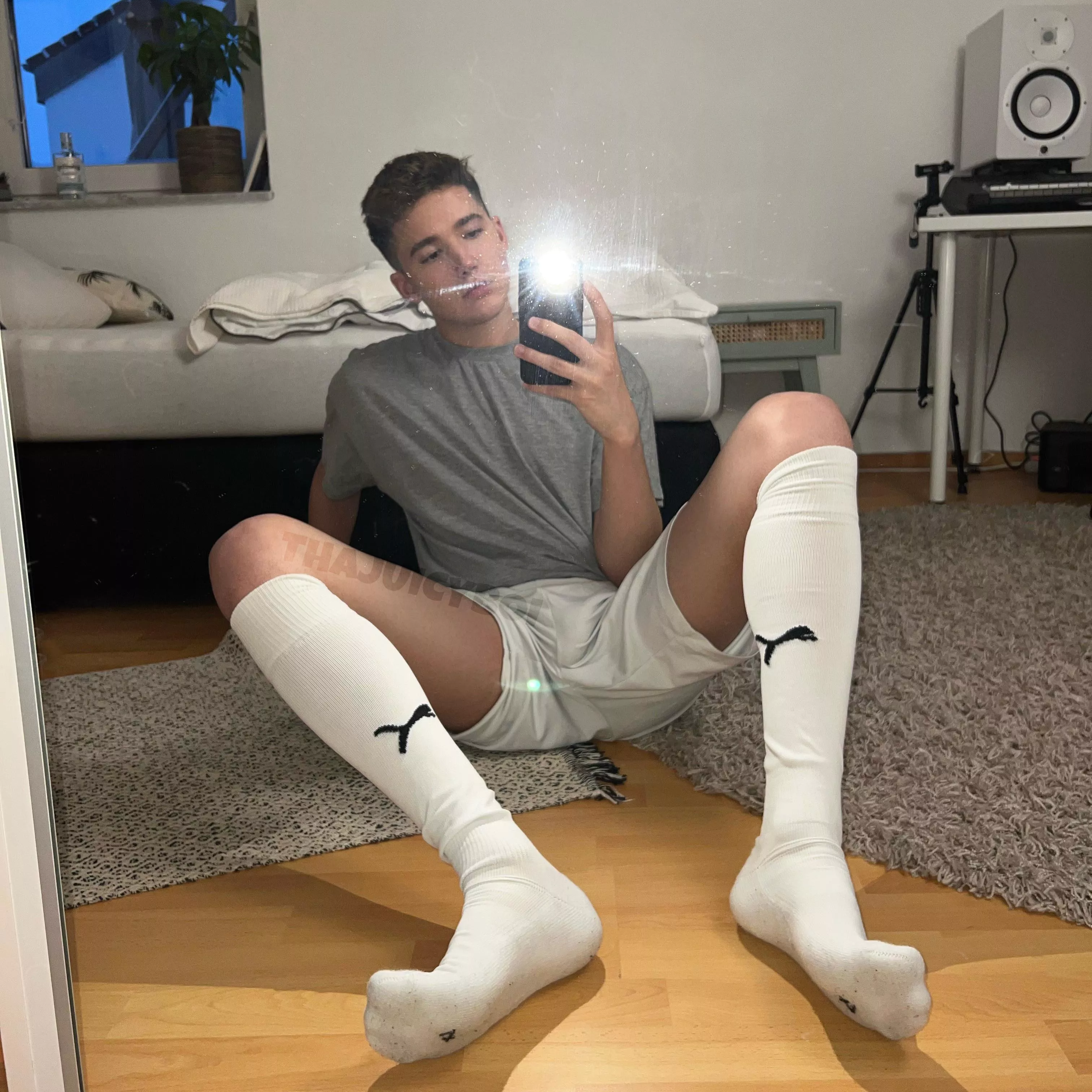 hey😁