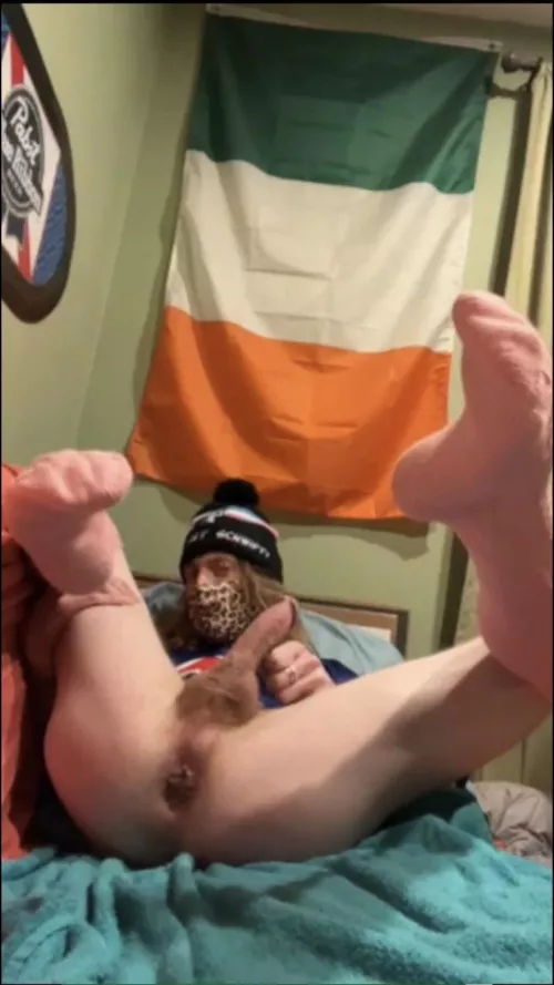 Hey, are you still cumming over??😅