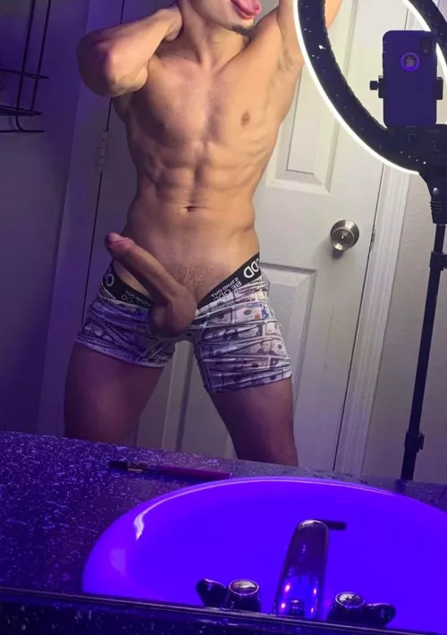 Hey fkn pig. Choke on my 9” monster cock rn 😈🐷🤑