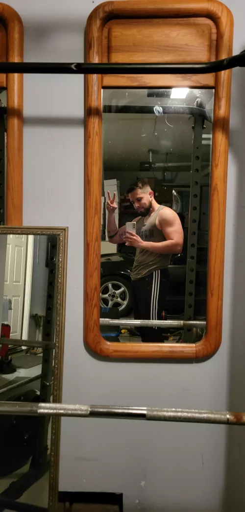 Hey howdy ho gay bros ✌️