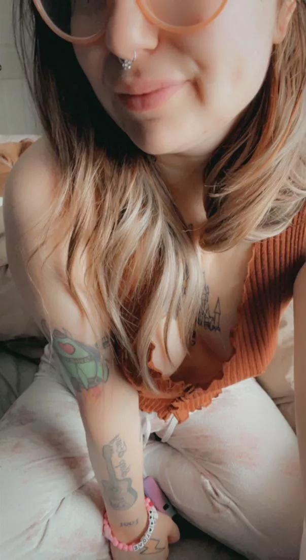 Hey I’m Francesca 😍 I’m available for sexting, customs and lives all day 😘 Cum play with me ❤️ link in the comments 😜 Hey I’m Francesca 😍 I’m available for sexting, customs and lives all day 😘 Cum play with me ❤️ link in the comments 😜