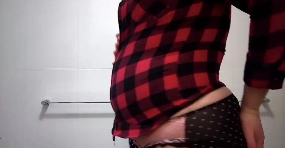 Hey y’all Im back, message me if you want to feed this gut