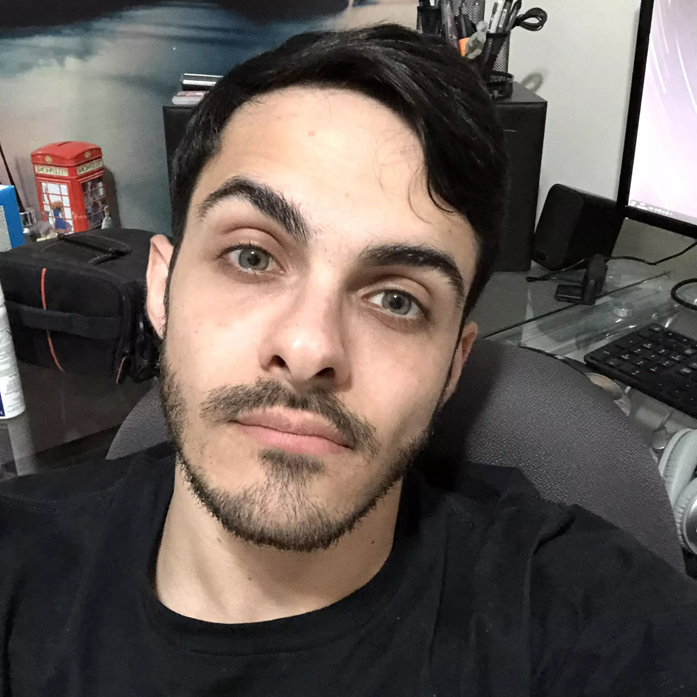 Hi 🙈😊