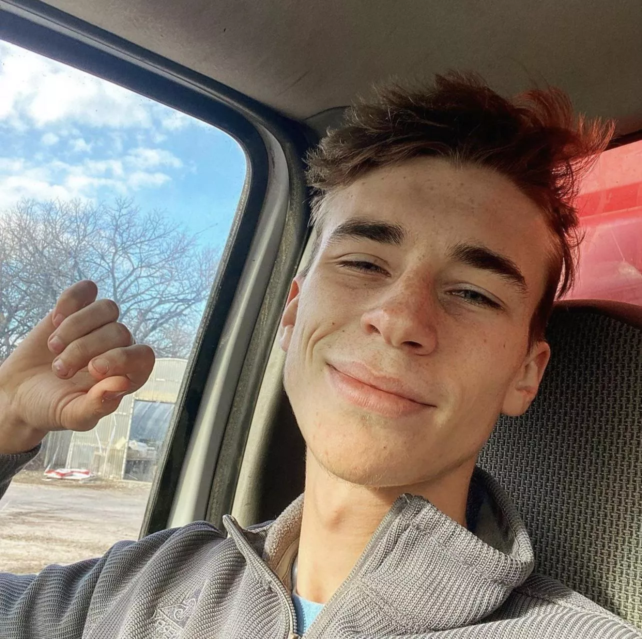 Hi :)