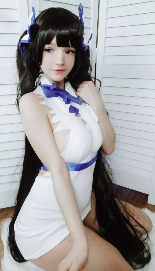 Hi everyone, this is my Hestia Cosplay :3