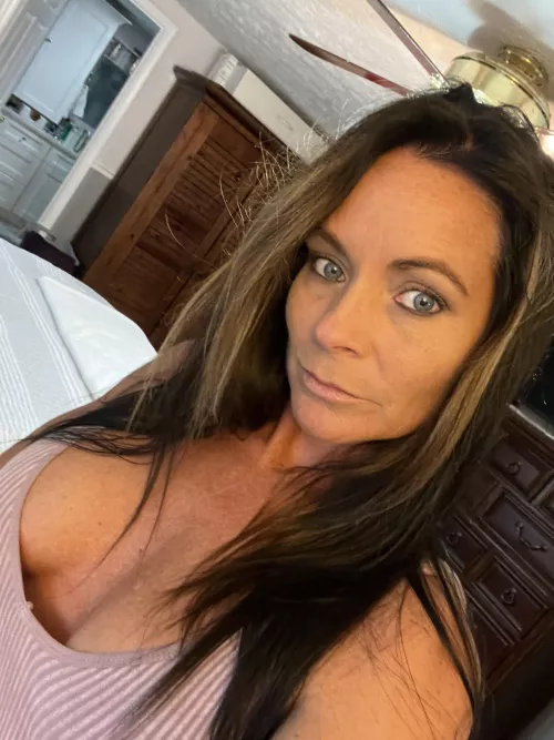 Hi , i hope you made the best of your hump day! 💋