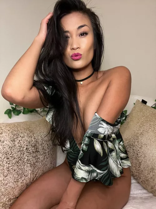 Hi! I'm Filipina and I feel so horny now😈