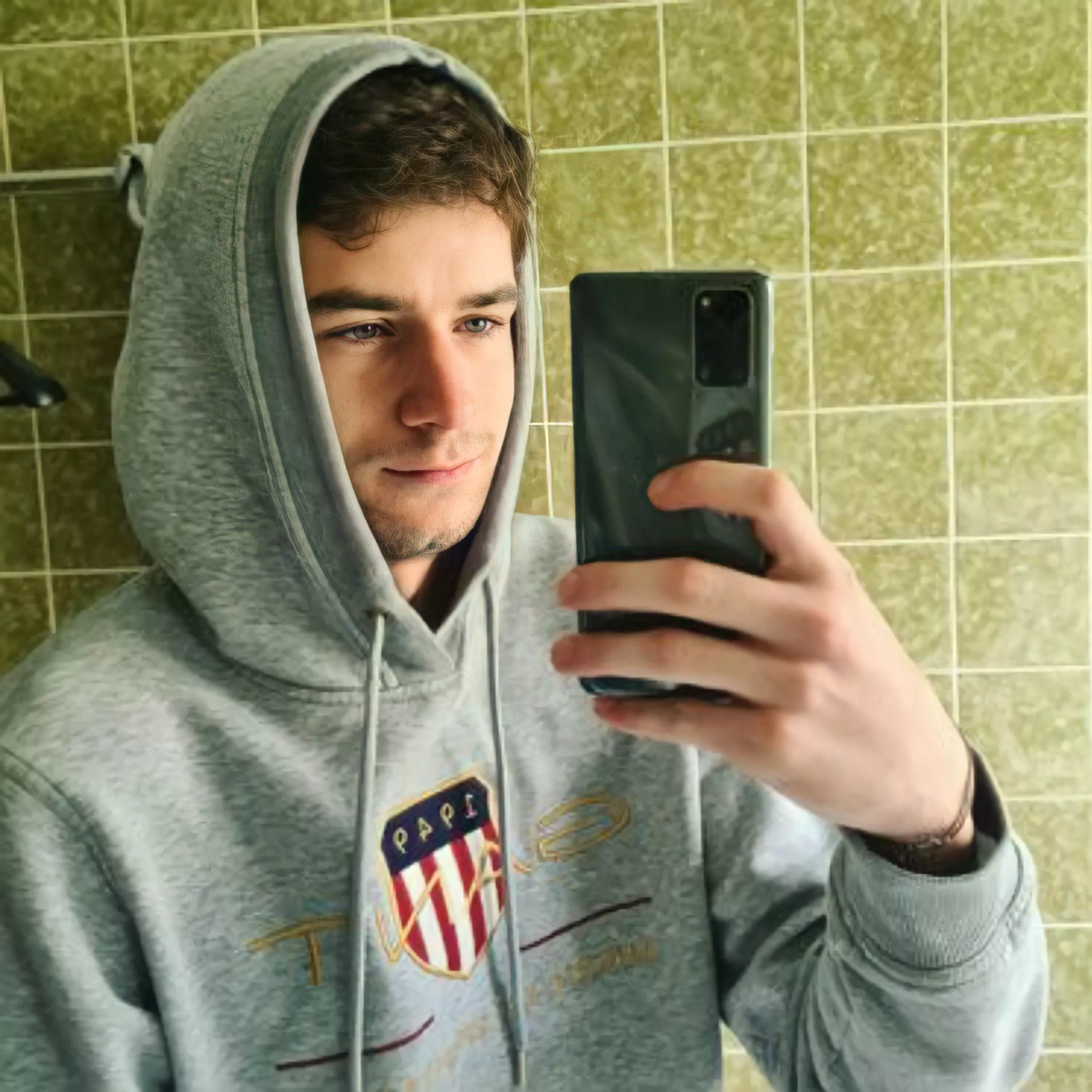 Hi. Looking for new friends who wanna chat and have some fun☺️
