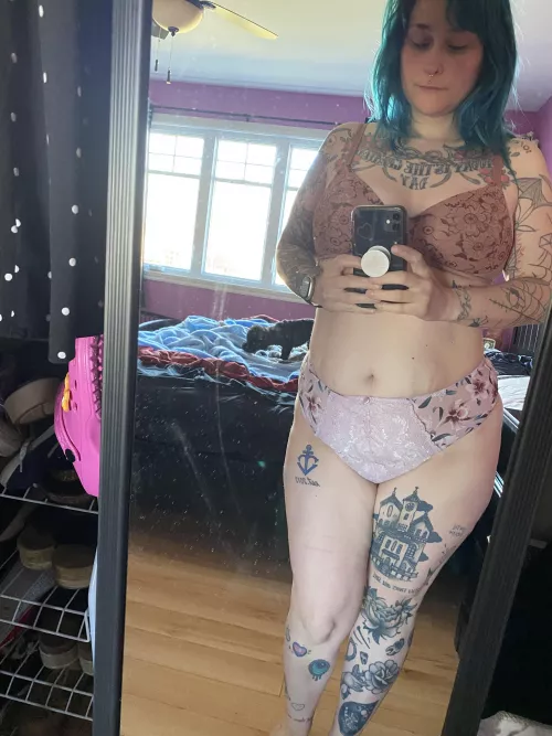 Hi! New here and a bit shy 😊